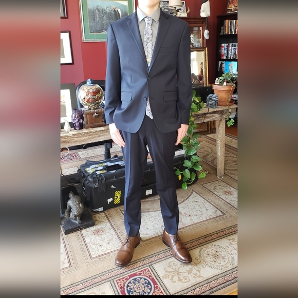 Men's Navy Suit. - Picture 3 of 4